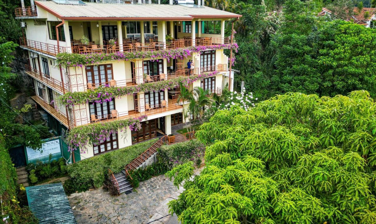 Nature Walk Resort Kandy Exteriör bild