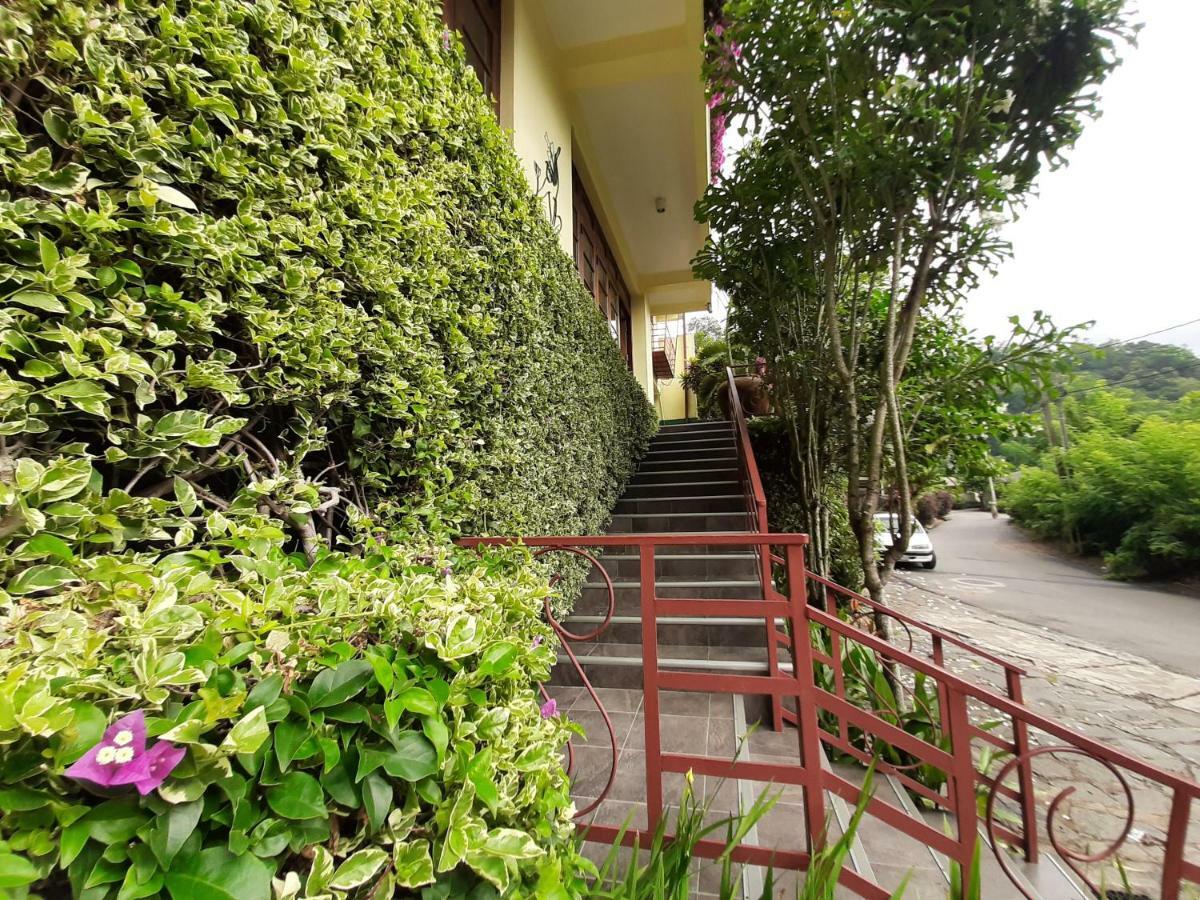 Nature Walk Resort Kandy Exteriör bild
